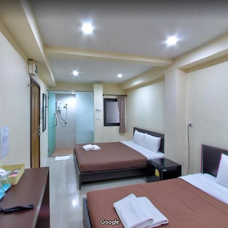 A And A Guesthouse Bangkok Exterior photo